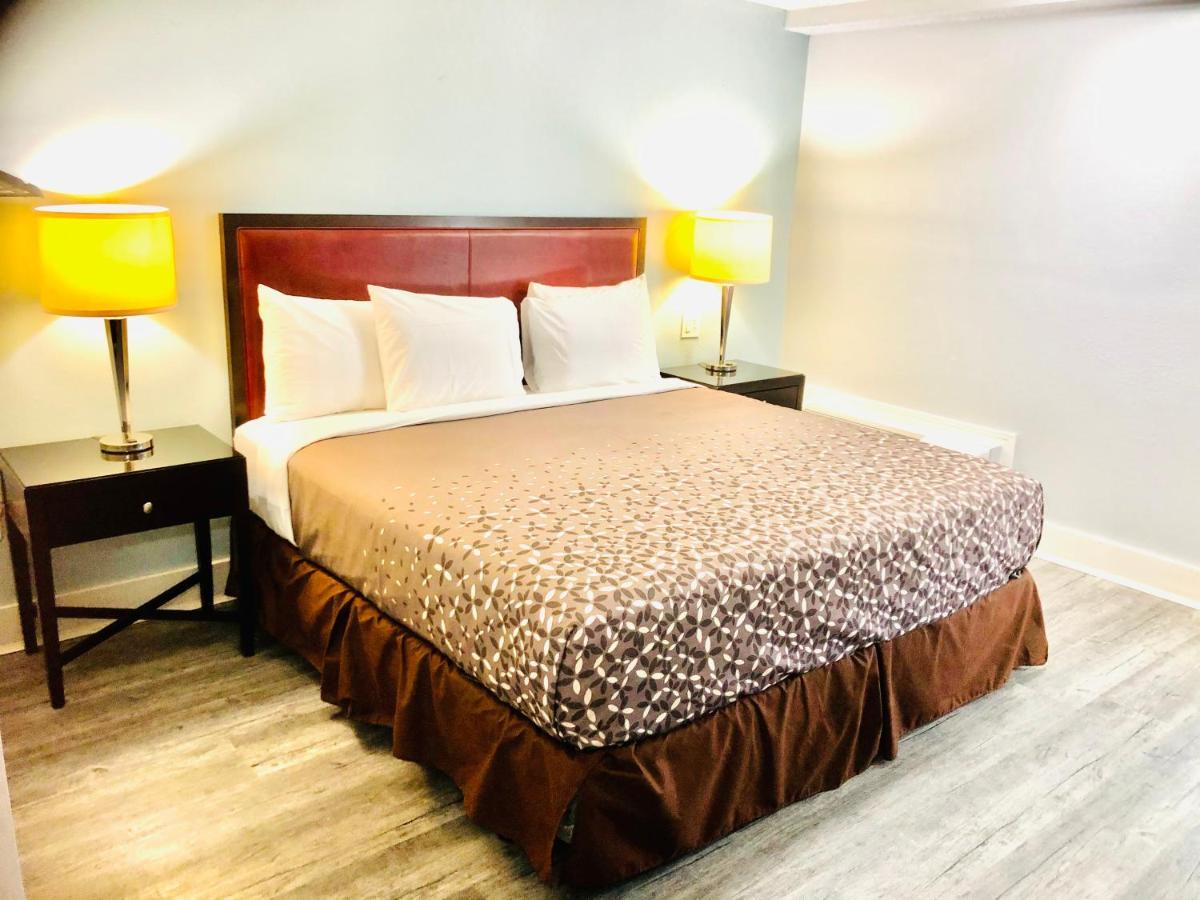 Montgomery Inn & Suites Extérieur photo
