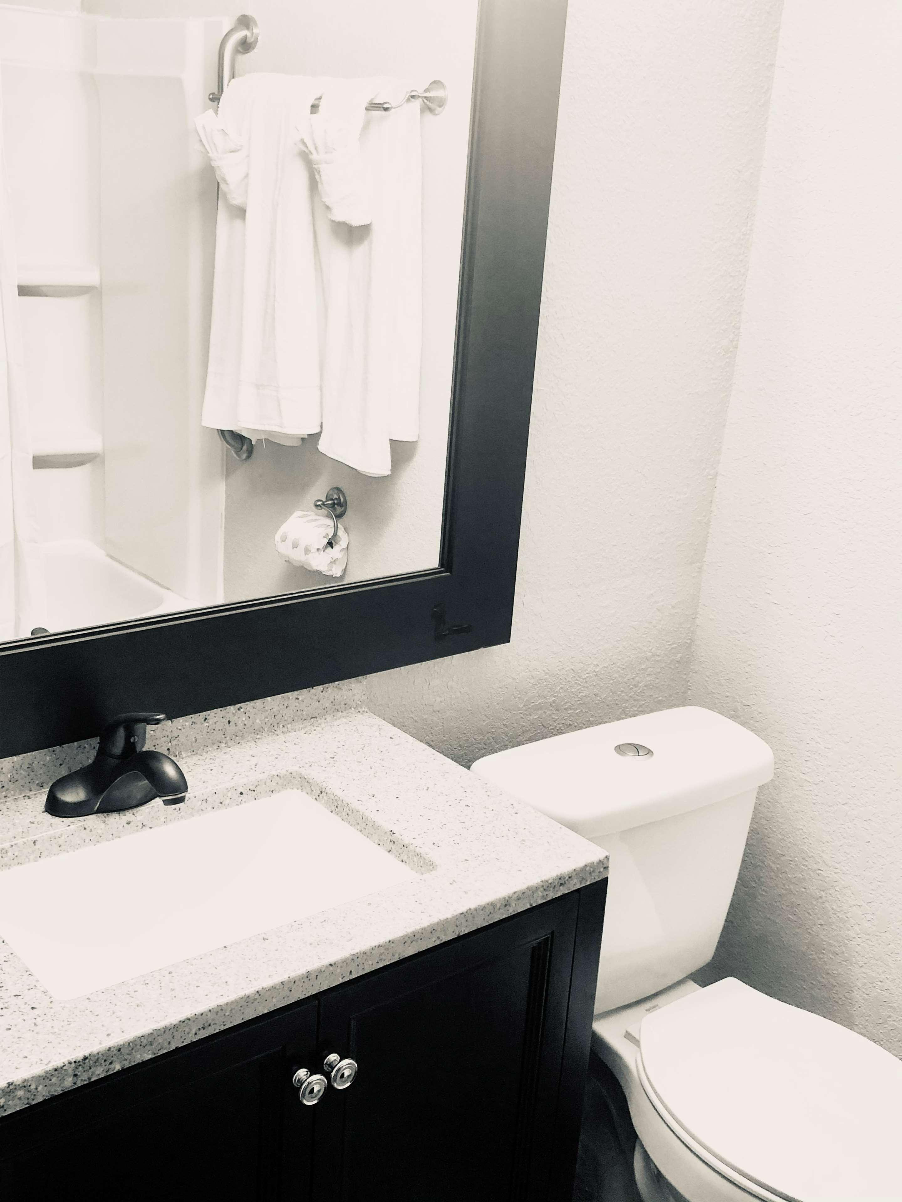 Montgomery Inn & Suites Extérieur photo