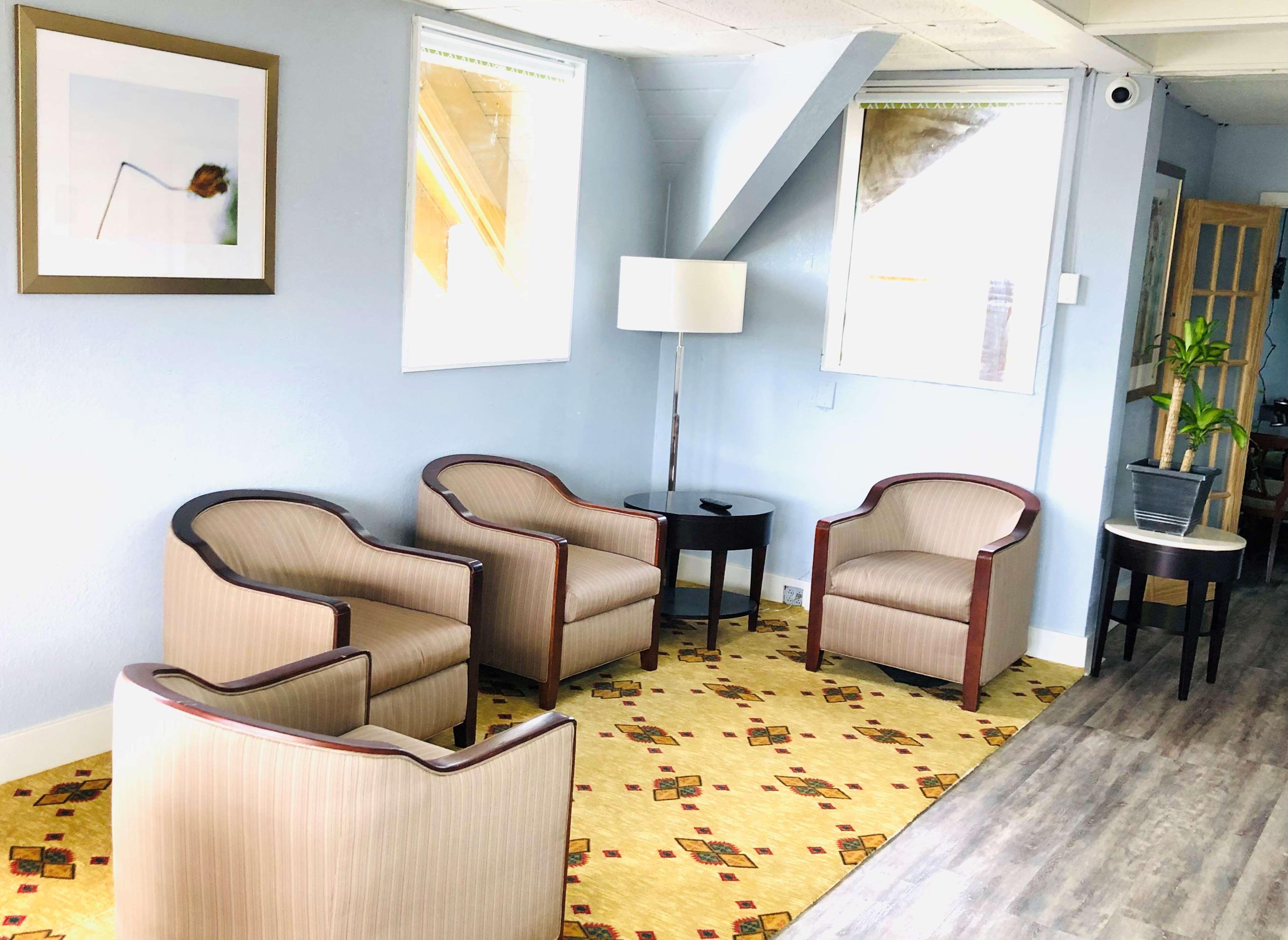 Montgomery Inn & Suites Extérieur photo