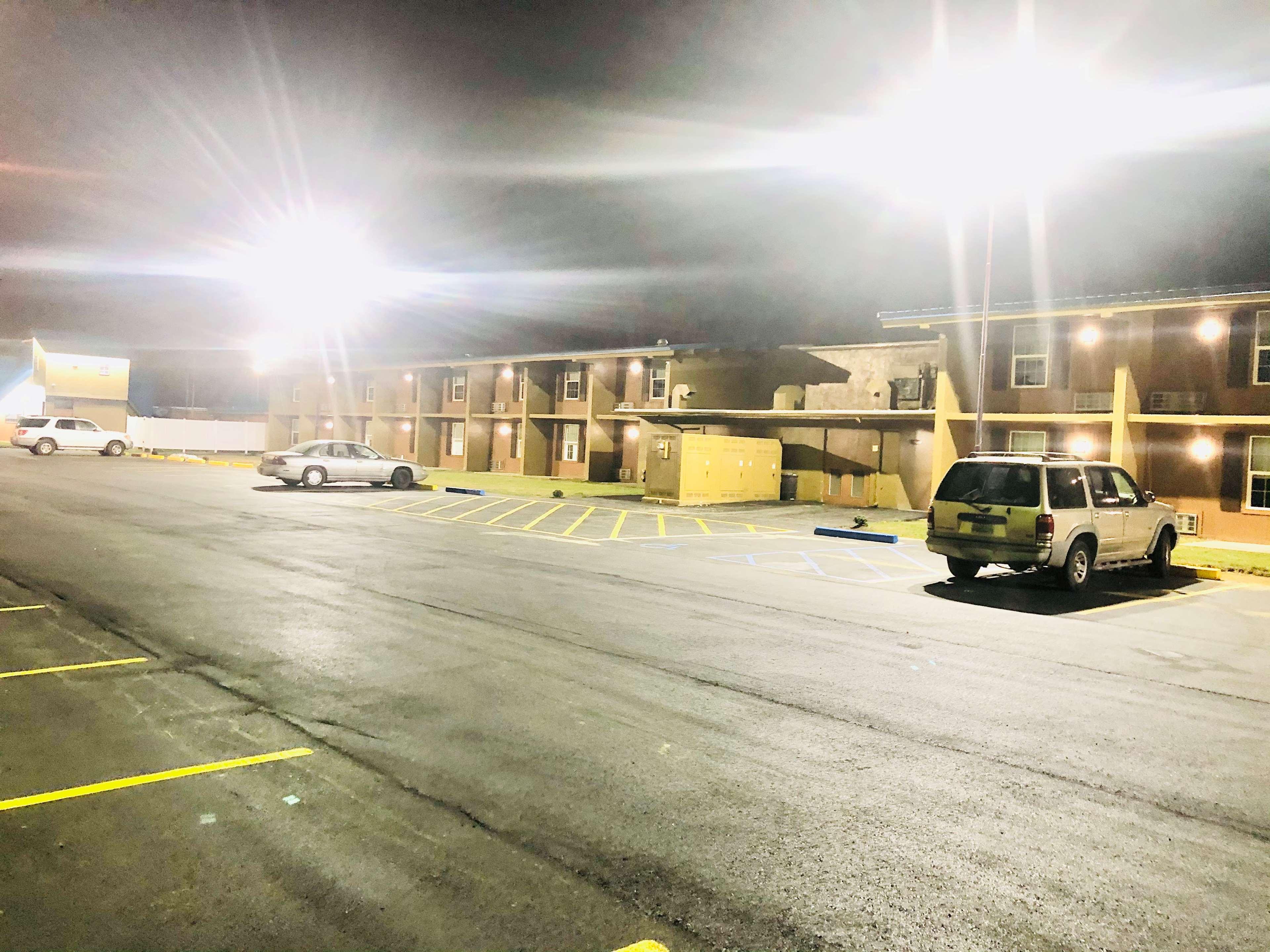 Montgomery Inn & Suites Extérieur photo